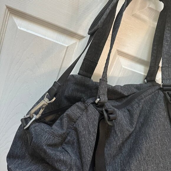 Lululemon city sweat duffle bag gray weekender gym bag 34L - Picture 5 of 11